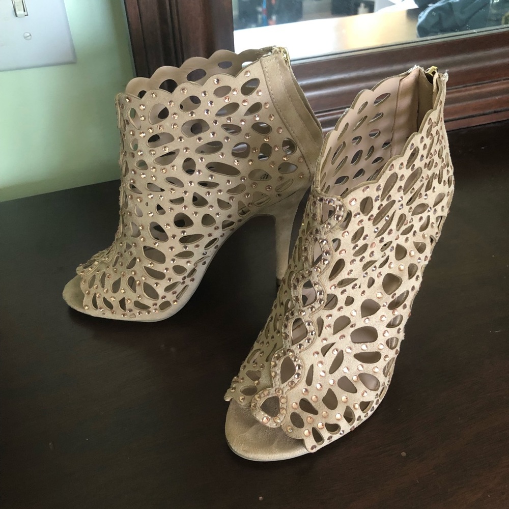 Zigi Soho Nude Heels